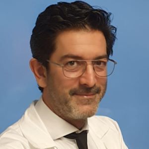 Dr. Ricardo Sanz Ruiz